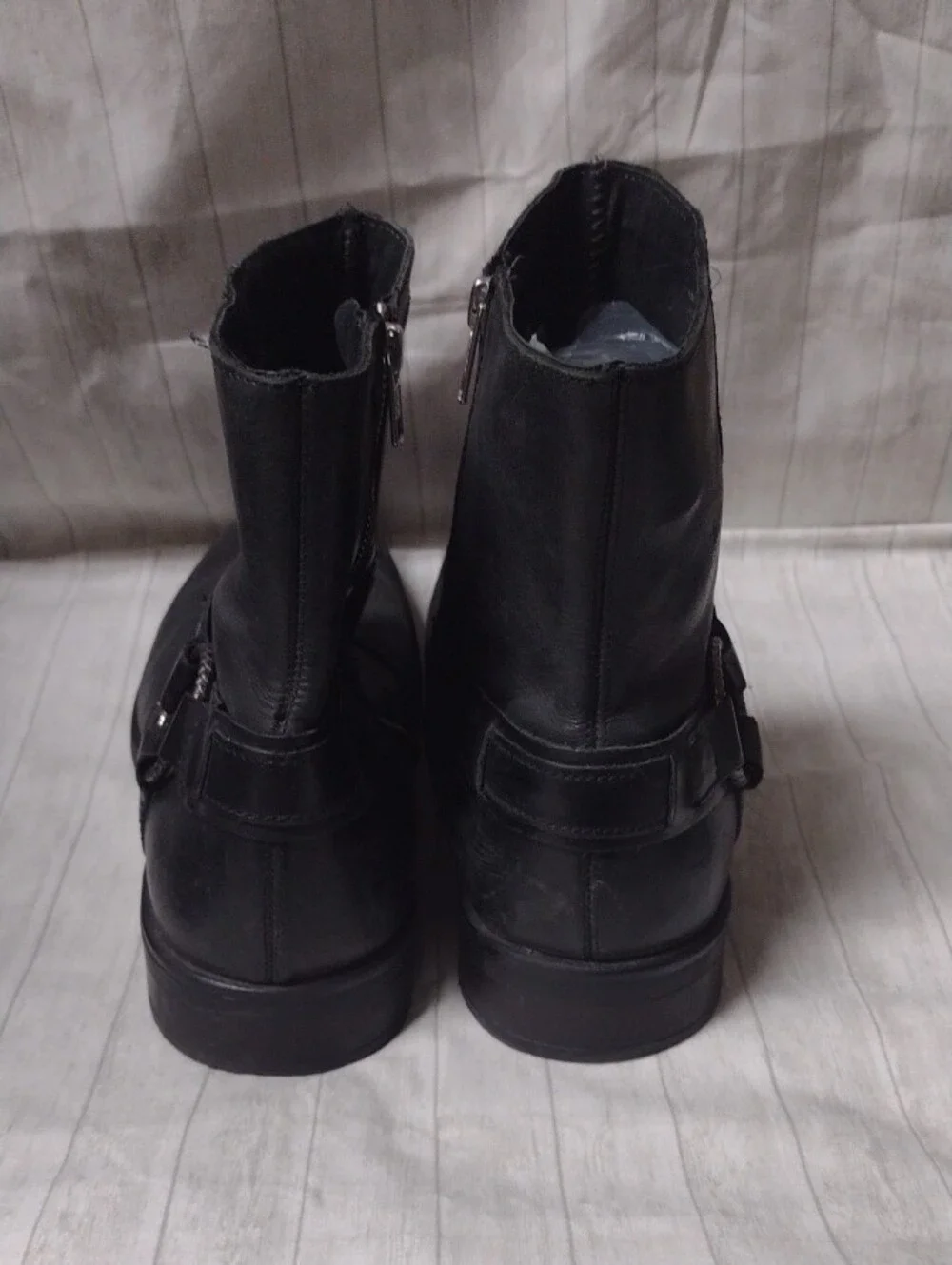 GBX Men's Black Leather Zip-Up Ankle Boots (J1149)